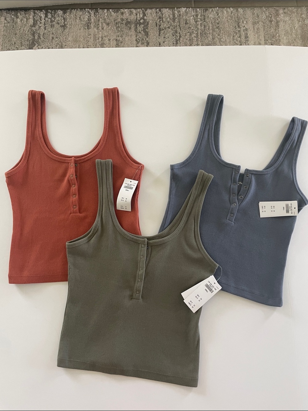 NWT Abercrombie & Fitch Ribbed CropppedTank Trio - Rust, Olive, Slate Blue Small